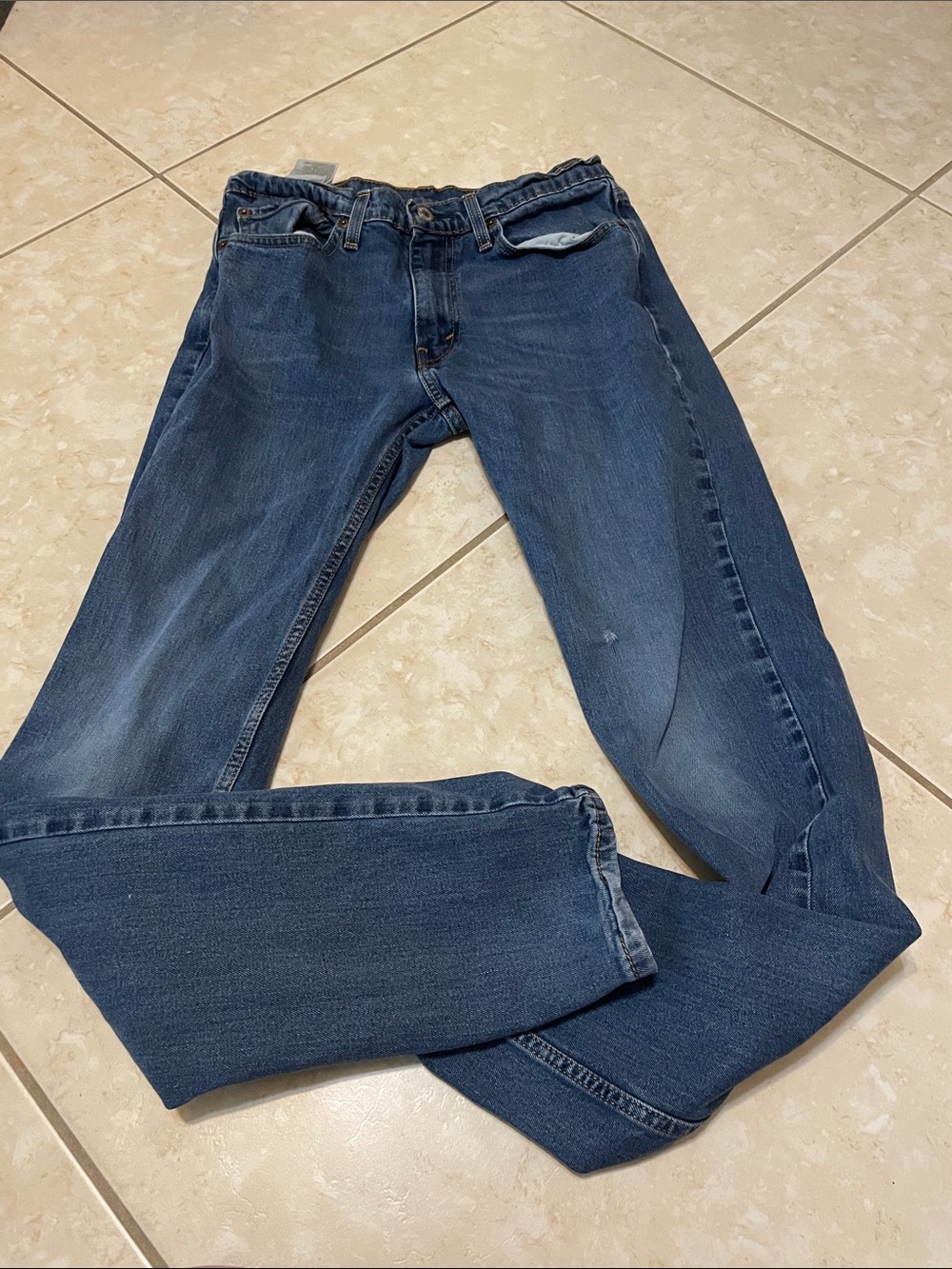 Levi's Relaxed Fit Jeans in Dark Blue Wash